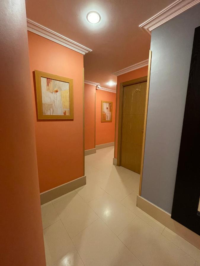 Burgo Hostal Santiago 2 מראה חיצוני תמונה