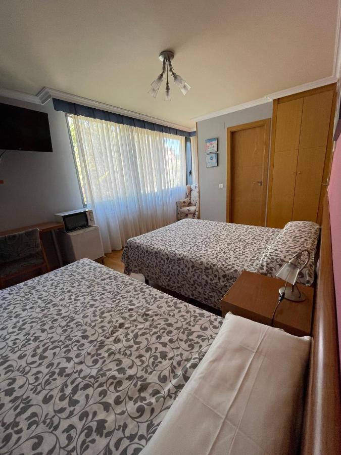 Burgo Hostal Santiago 2 מראה חיצוני תמונה