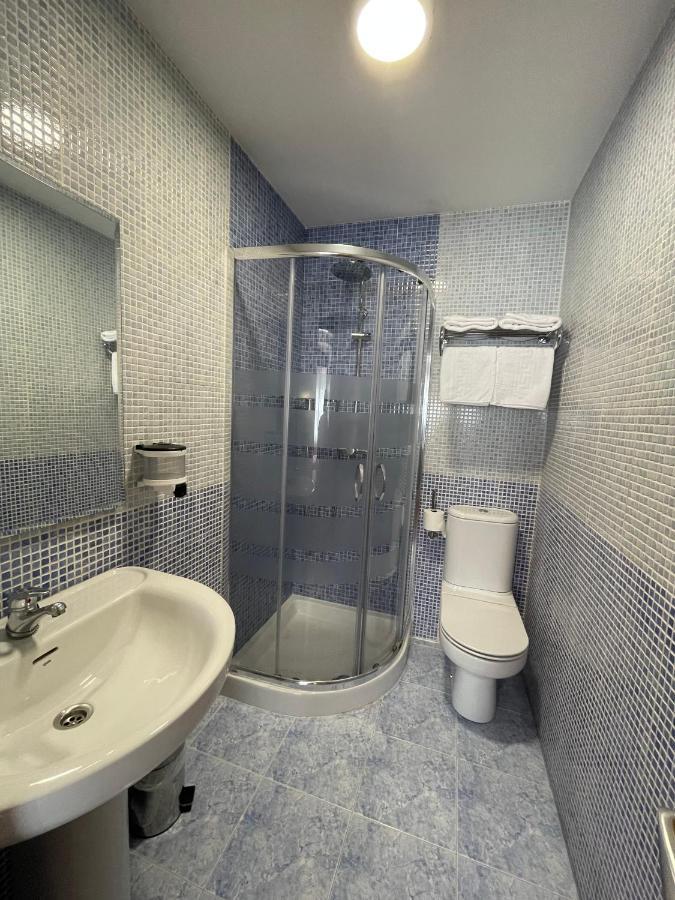 Burgo Hostal Santiago 2 מראה חיצוני תמונה
