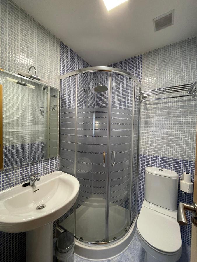 Burgo Hostal Santiago 2 מראה חיצוני תמונה