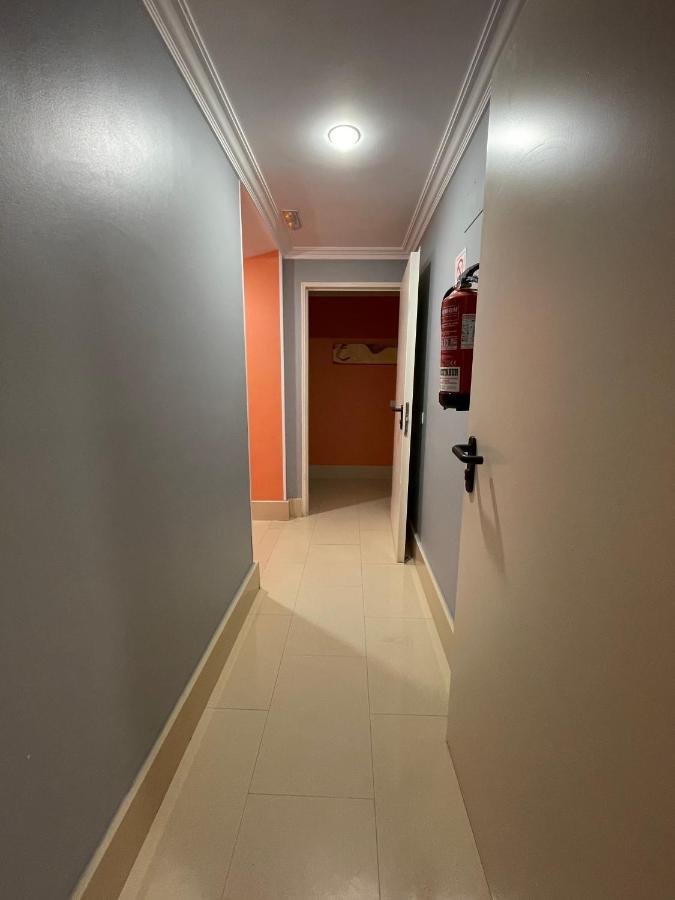 Burgo Hostal Santiago 2 מראה חיצוני תמונה