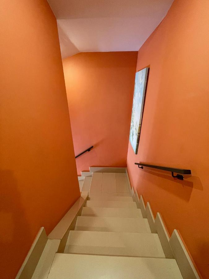 Burgo Hostal Santiago 2 מראה חיצוני תמונה