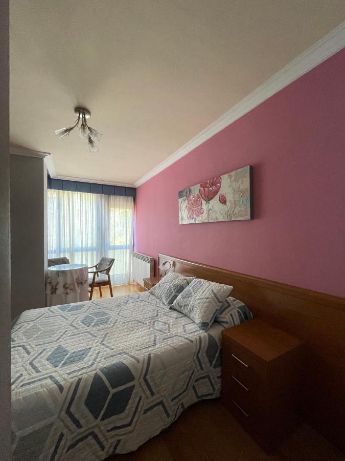 Burgo Hostal Santiago 2 מראה חיצוני תמונה